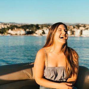 Meet your Posher, Jillian